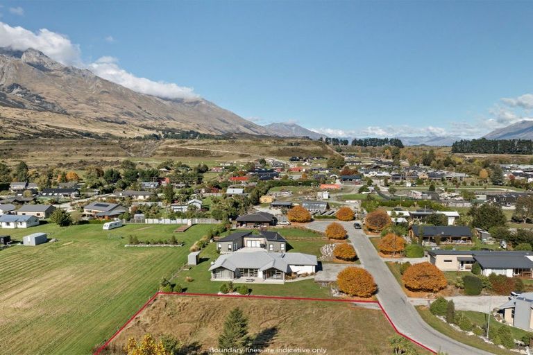 Photo of property in 5 Pigeon Place, Glenorchy, 9372