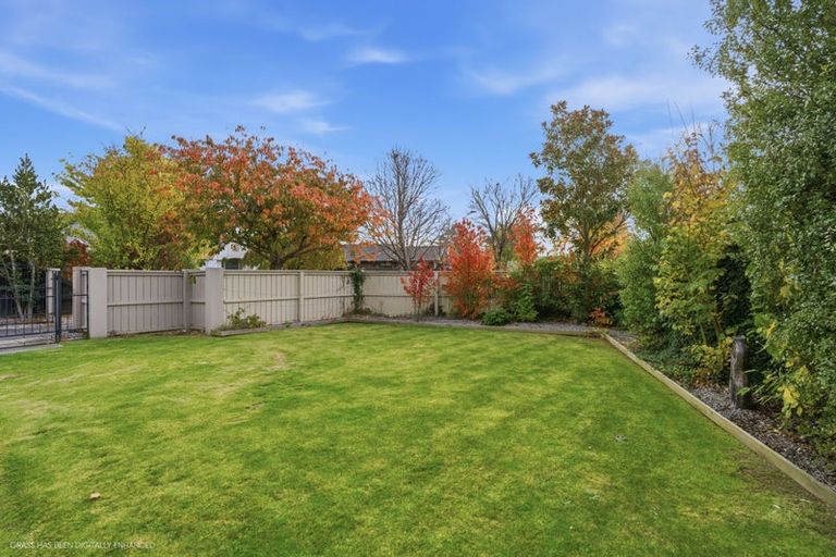 Photo of property in 14 Harlech Mews, Avonhead, Christchurch, 8042