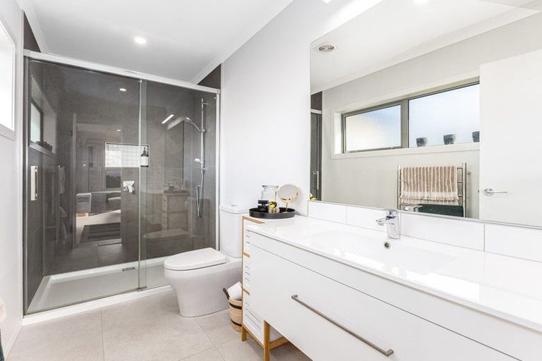 Photo of property in 174 Navigation Drive, Whitby, Porirua, 5024