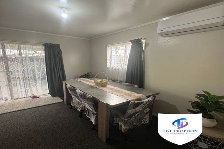 Photo of property in 696 Massey Road, Mangere, Auckland, 2022