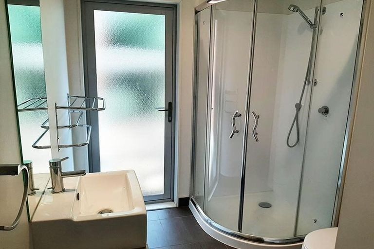 Photo of property in 76g Edmonton Road, Henderson, Auckland, 0612