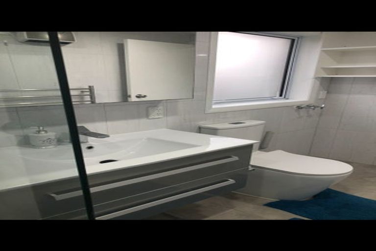 Photo of property in 16 Walworth Avenue, Pakuranga Heights, Auckland, 2010