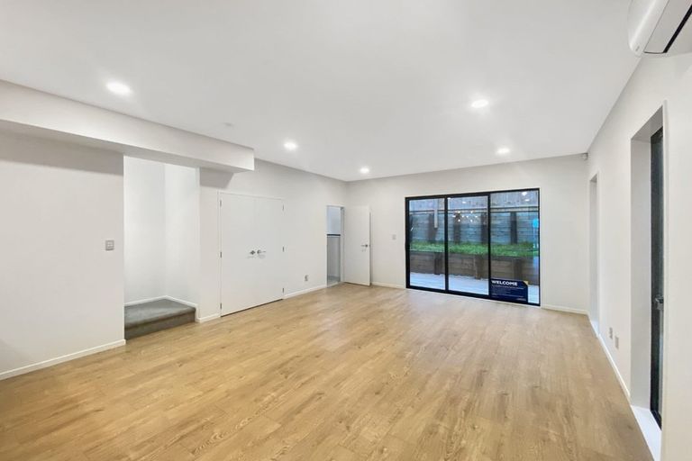 Photo of property in 7a Frontier Lane, Flat Bush, Auckland, 2019