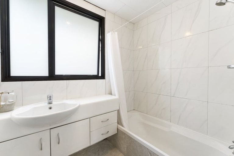 Photo of property in 8b Longstead Avenue, Papamoa Beach, Papamoa, 3118