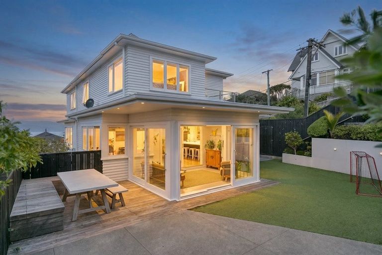 Photo of property in 20 Roscoe Terrace, Wadestown, Wellington, 6012