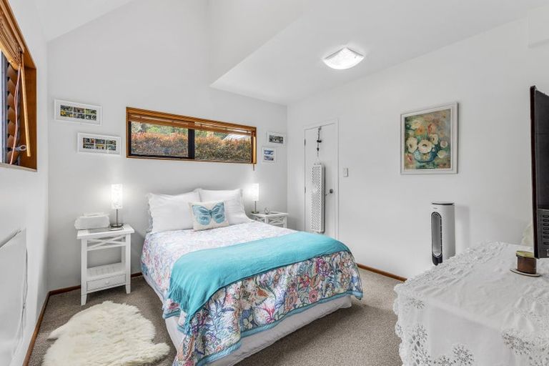 Photo of property in 14 Ngaio Road, Titirangi, Auckland, 0604