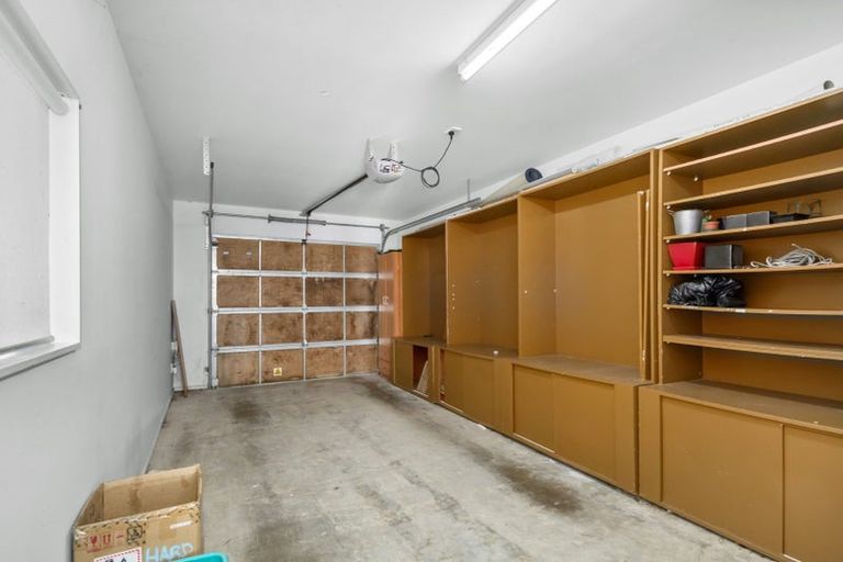 Photo of property in 73 Saddleback Grove, Karori, Wellington, 6012