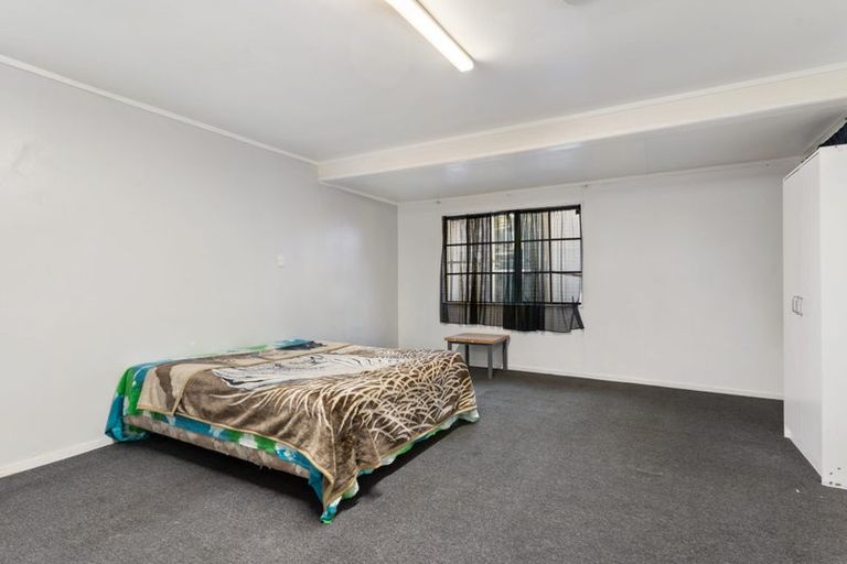 Photo of property in 2 Septimus Place, Henderson, Auckland, 0612