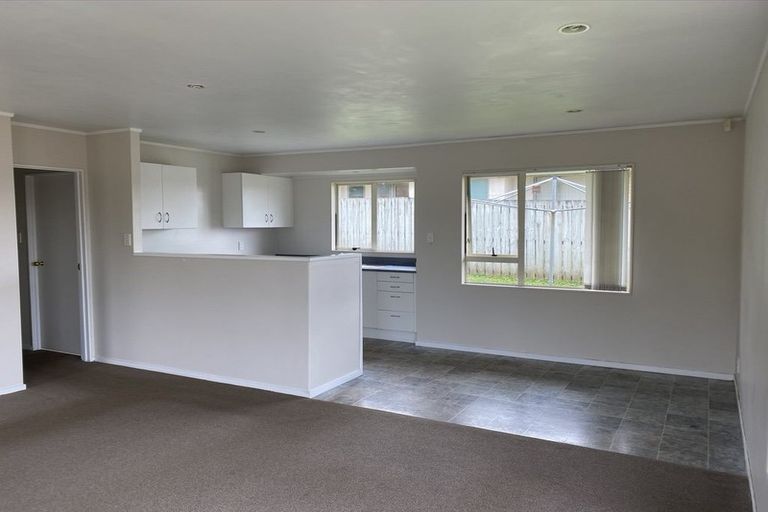 Photo of property in 4 Cretian Crescent, Henderson, Auckland, 0612