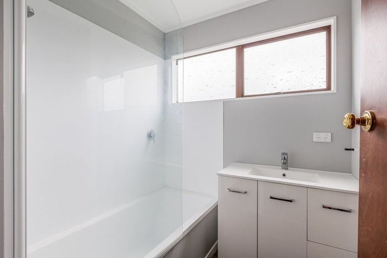 Photo of property in 6 Jarrett Court, Roslyn, Palmerston North, 4414