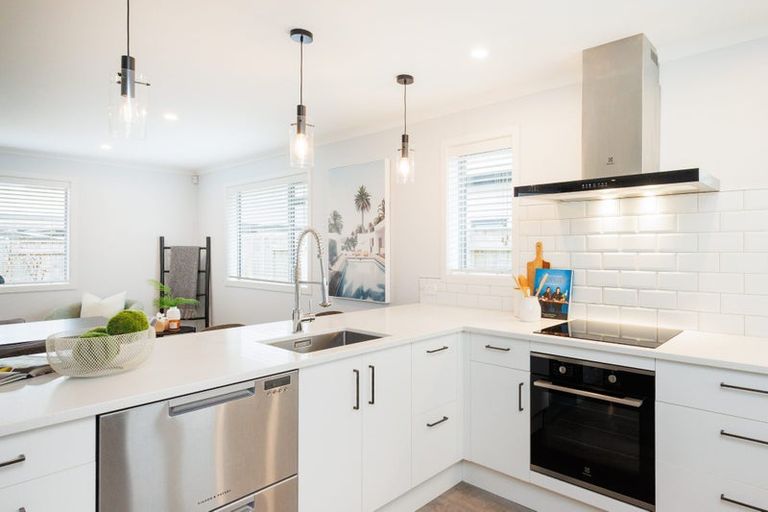 Photo of property in 30 Freedom Drive, Kelvin Grove, Palmerston North, 4414