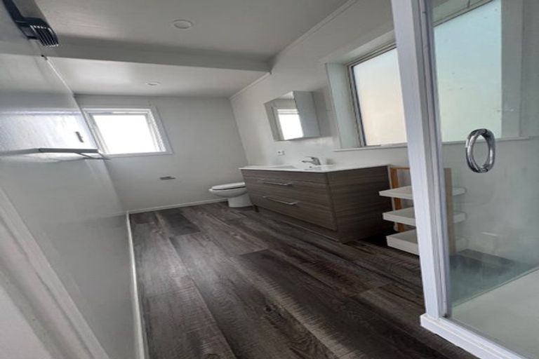 Photo of property in 17 Scarborough Terrace, Mount Victoria, Wellington, 6011