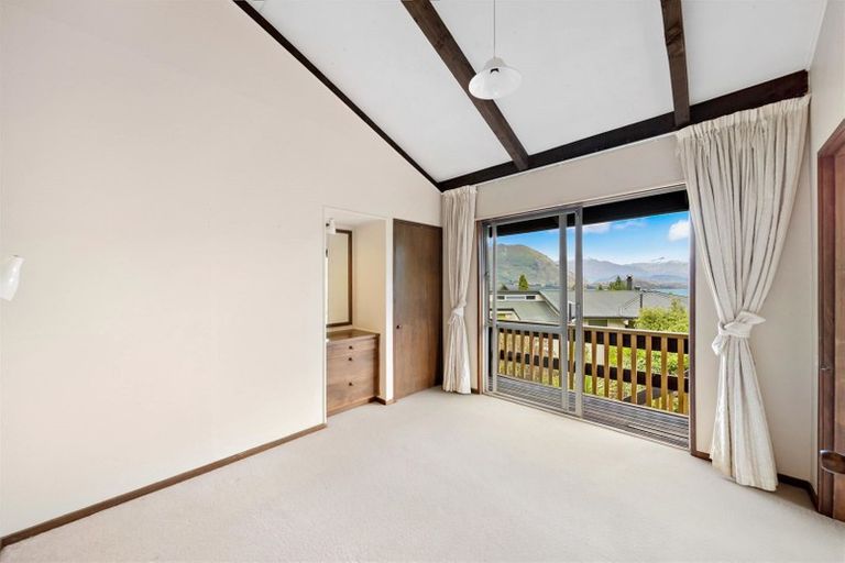 Photo of property in 18 Hunter Crescent, Wanaka, 9305