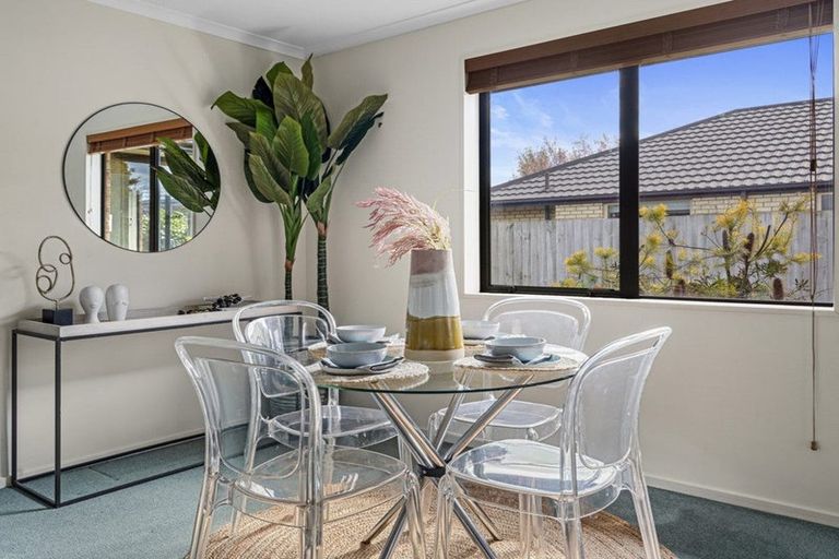 Photo of property in 18 Parkside Crescent, Northwood, Christchurch, 8051