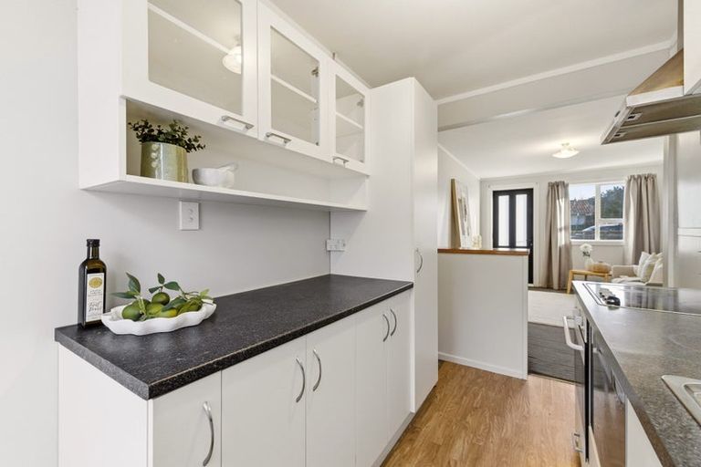 Photo of property in 2/22 Holly Road, St Albans, Christchurch, 8014