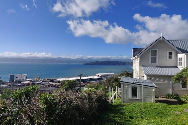 Photo of property in 11 Grosvenor Terrace, Wadestown, Wellington, 6012