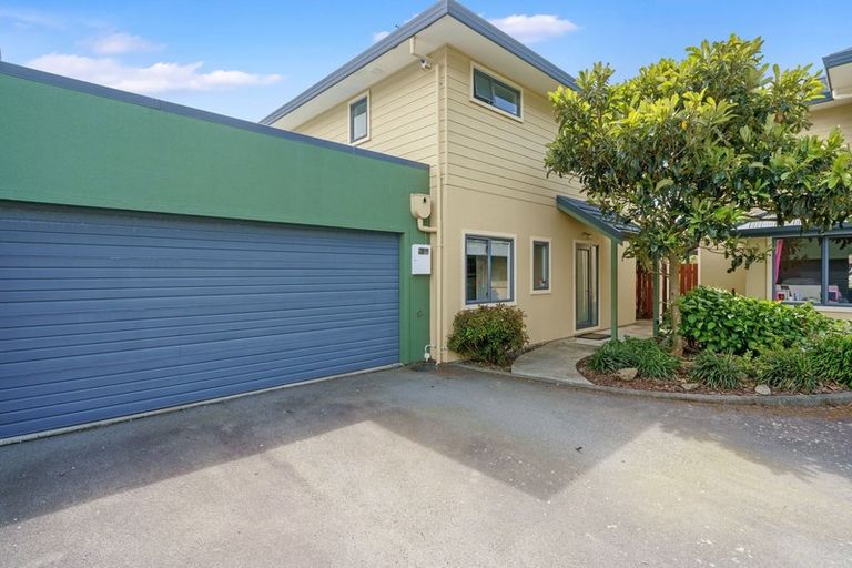 Photo of property in 7u3 Court Road, Tawa, Wellington, 5028