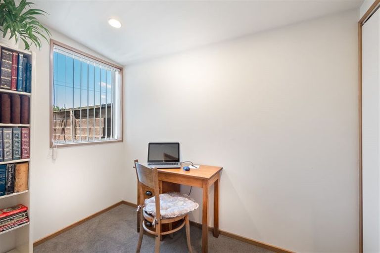 Photo of property in 35 Merrin Street, Avonhead, Christchurch, 8042