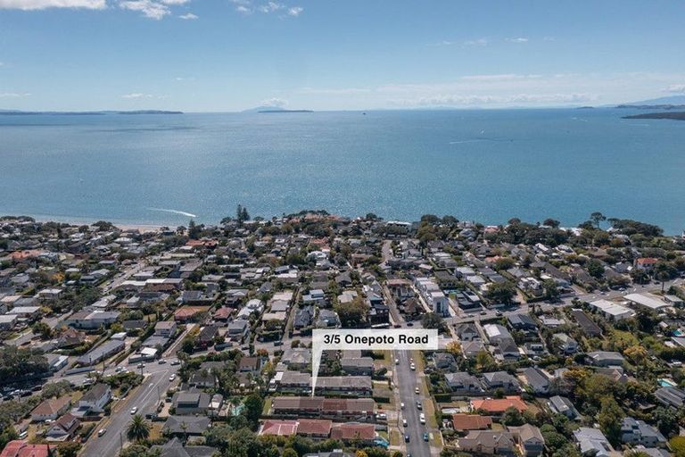 Photo of property in 1/5 Onepoto Road, Hauraki, Auckland, 0622