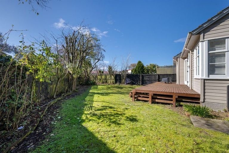 Photo of property in 16 Balgay Street, Upper Riccarton, Christchurch, 8041