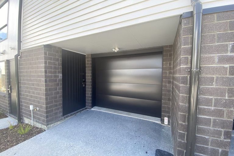 Photo of property in 8/1 Fruitvale Road, New Lynn, Auckland, 0600