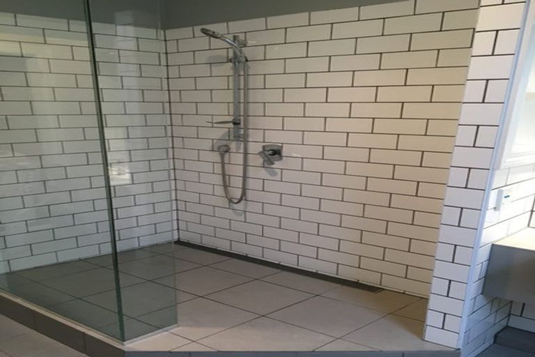 Photo of property in 122 Rongotai Road, Kilbirnie, Wellington, 6022