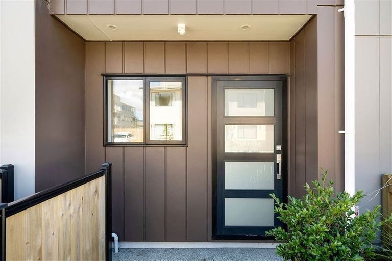 Photo of property in 13 Eileen Newey Place, Henderson, Auckland, 0612