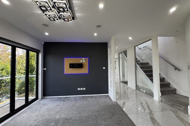 Photo of property in 276a Sturges Road, Henderson, Auckland, 0612