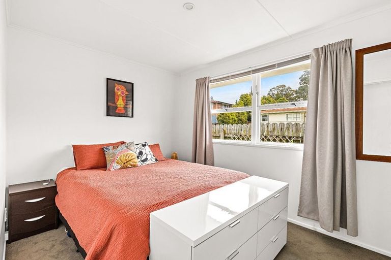 Photo of property in 33 Meilland Place, Glen Eden, Auckland, 0602
