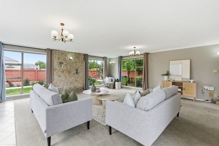 Photo of property in 219 Main North Road, Redwood, Christchurch, 8051