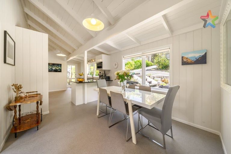 Photo of property in 31 Pekanga Road, Normandale, Lower Hutt, 5010