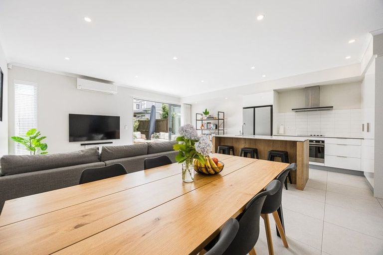 Photo of property in 7 Fairgray Lane, Red Beach, 0932