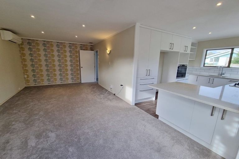 Photo of property in 9b Thorburn Avenue, Red Beach, 0932