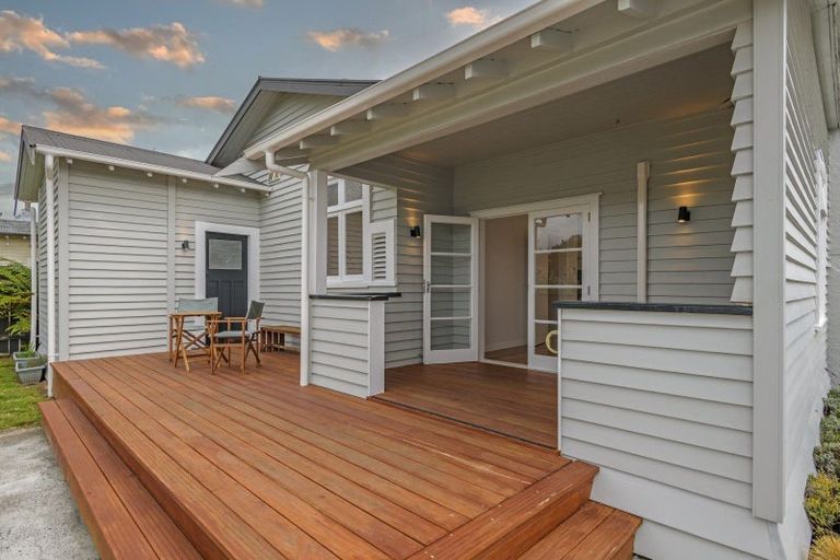 Photo of property in 9 Milverton Avenue, Hokowhitu, Palmerston North, 4410