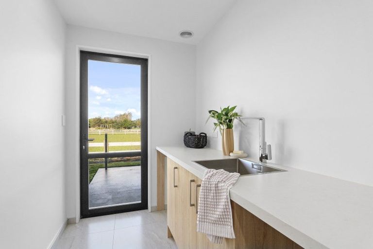 Photo of property in 14 Village Green Drive, Huntingdon, 7774