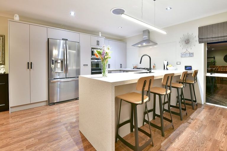 Photo of property in 6 Raabia Close, Parakai, 0830