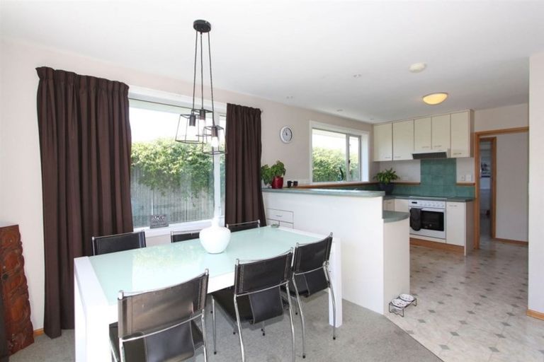 Photo of property in 6b Hurst Place, Parklands, Christchurch, 8083