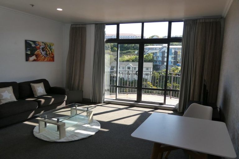 Photo of property in Atrium Towers, 9f/154 The Terrace, Wellington Central, Wellington, 6011