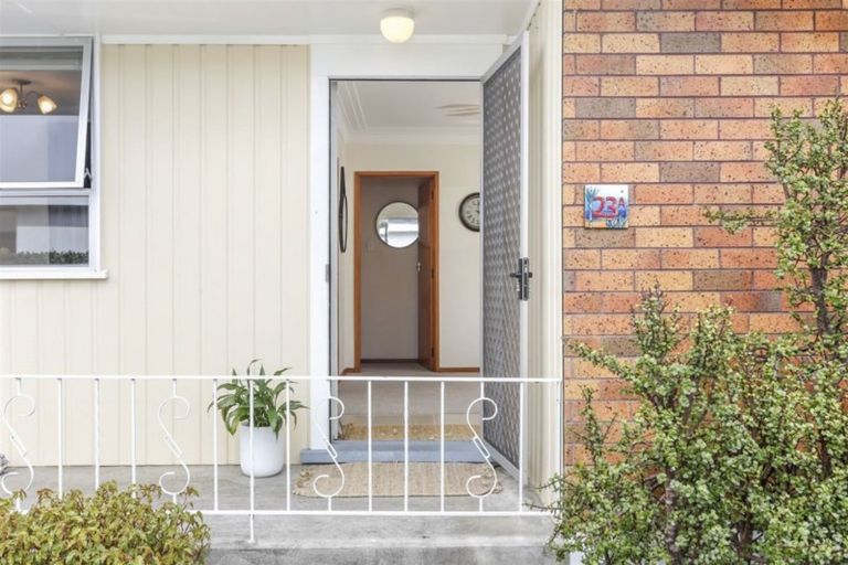 Photo of property in 1/23 Poinsettia Place, Henderson, Auckland, 0610