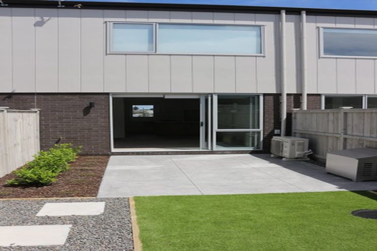 Photo of property in 8 Kawe Marie Lane, Takanini, 2112