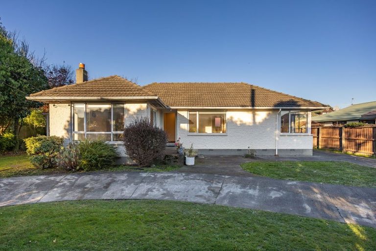 Photo of property in 14 Withells Road, Avonhead, Christchurch, 8042