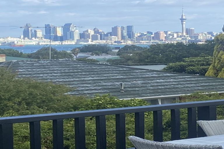 Photo of property in 5a Bruce Street, Northcote Point, Auckland, 0627