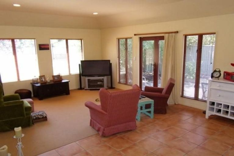 Photo of property in 40a Kensington Drive, Taradale, Napier, 4112