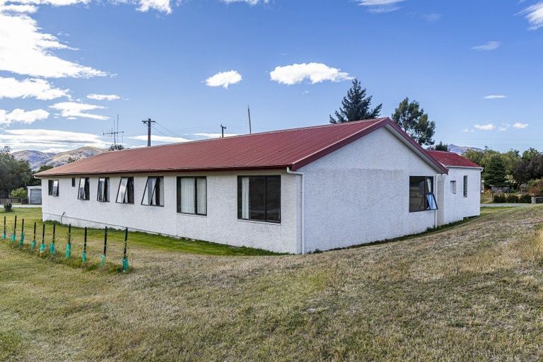 Photo of property in 42 Kawiu Road, Levin, 5510