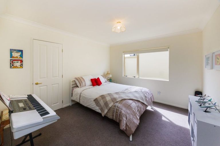 Photo of property in 5 Fountain Court, Palmerston North, 4410