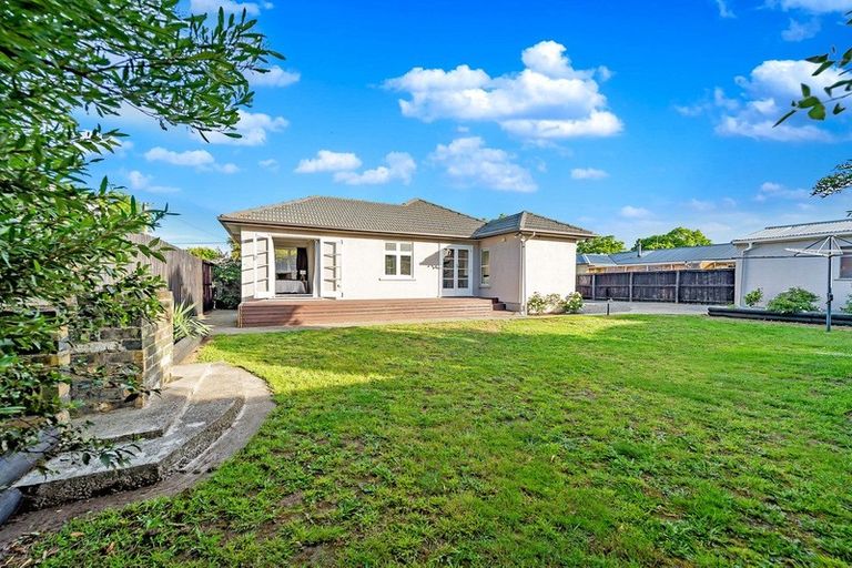 Photo of property in 70 Inwoods Road, Parklands, Christchurch, 8083