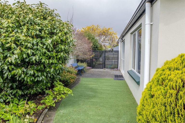 Photo of property in 19 Regent Drive, Paraparaumu Beach, Paraparaumu, 5032