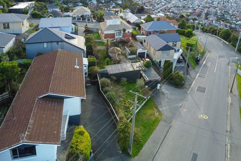Photo of property in 11 Earls Road, Saint Clair, Dunedin, 9012