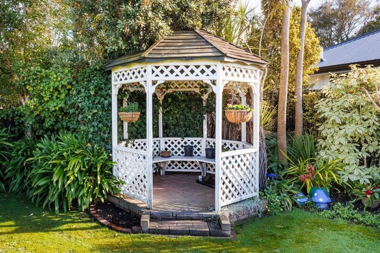 Photo of property in 21 Karina Terrace, Roslyn, Palmerston North, 4414