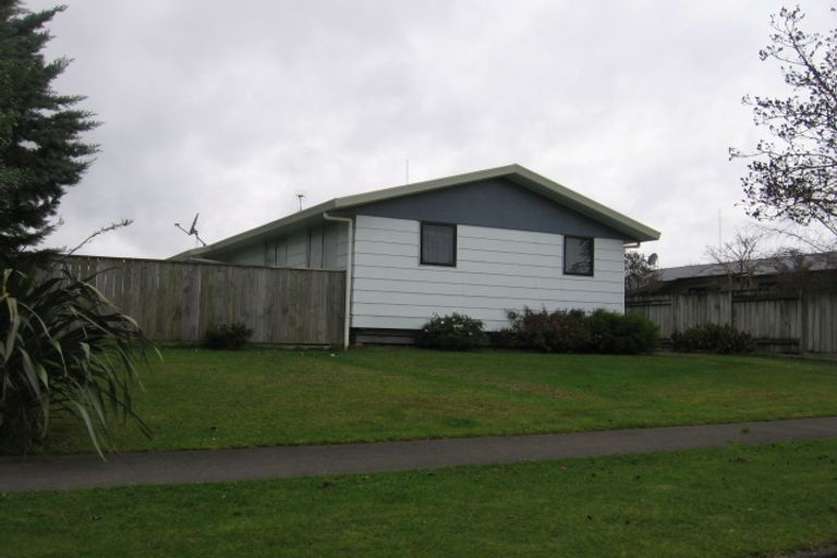 Photo of property in 25 Peter Hall Drive, Kelvin Grove, Palmerston North, 4414